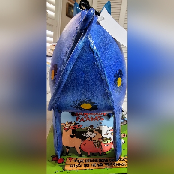 NWT METAL BLUE PIG WATERING CAN - Picture 5 of 5